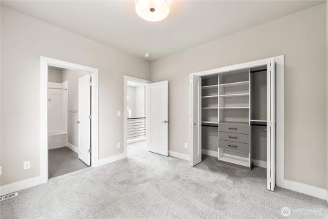 2483 NE 242nd Place Sammamish WA 98074