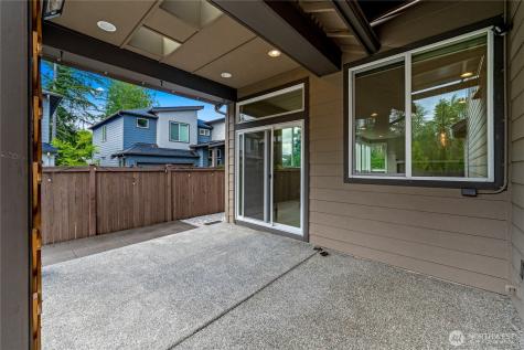 2483 NE 242nd Place Sammamish WA 98074