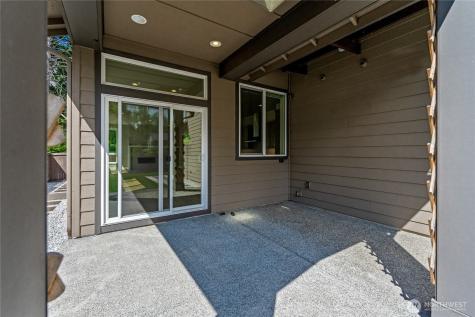 2483 NE 242nd Place Sammamish WA 98074
