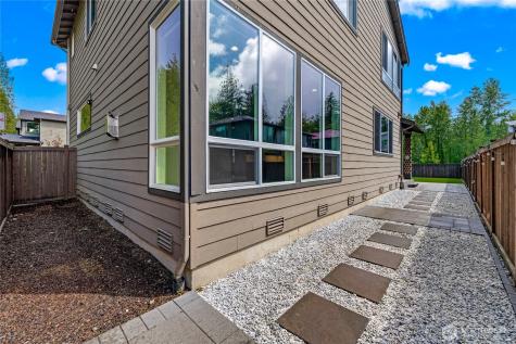 2483 NE 242nd Place Sammamish WA 98074