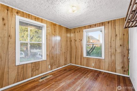 8434 34th Avenue S Seattle WA 98118
