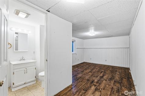 8434 34th Avenue S Seattle WA 98118
