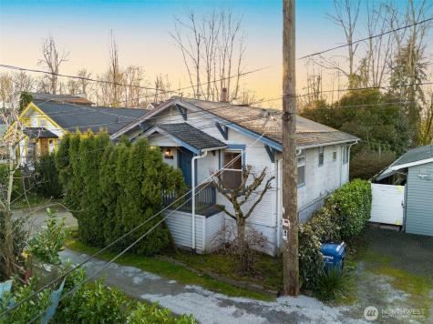 8434 34th Avenue S Seattle WA 98118