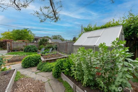 4921 24th Avenue S Seattle WA 98108
