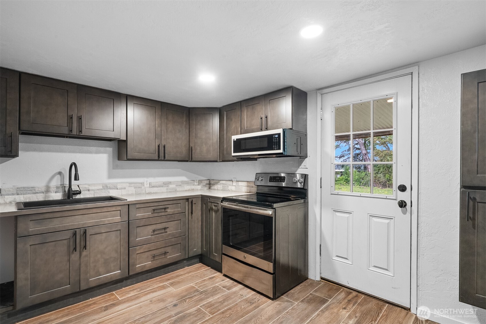 884 Fairmount Avenue Shelton WA 98584