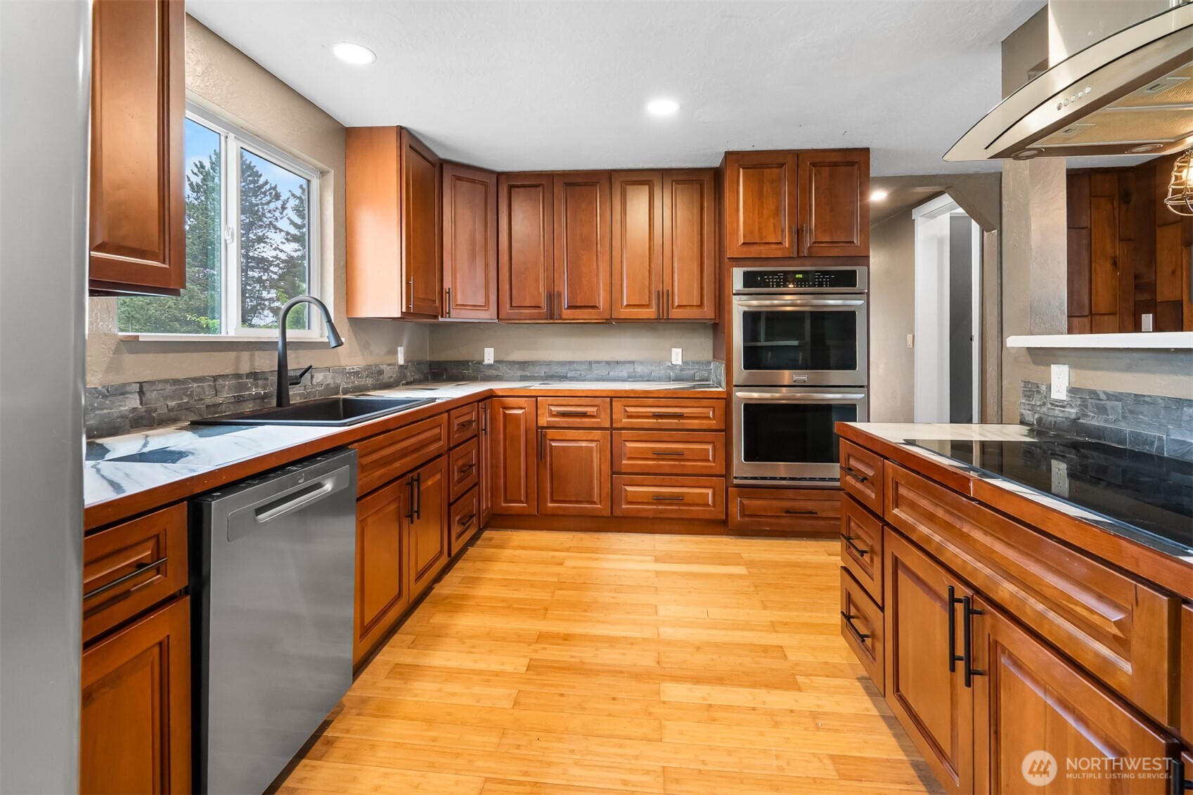 884 Fairmount Avenue Shelton WA 98584
