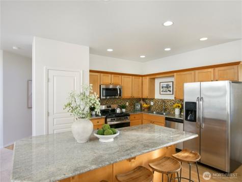 1818 Beacon Court NE Tacoma WA 98422