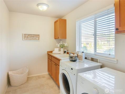 1818 Beacon Court NE Tacoma WA 98422