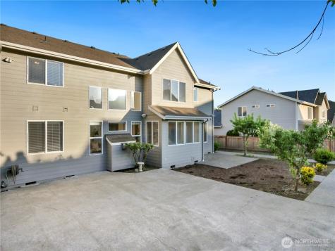 1818 Beacon Court NE Tacoma WA 98422