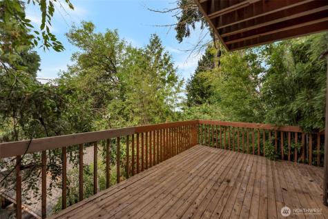 2024 80th Street SE Mercer Island WA 98040