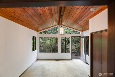 2024 80th Street SE Mercer Island WA 98040