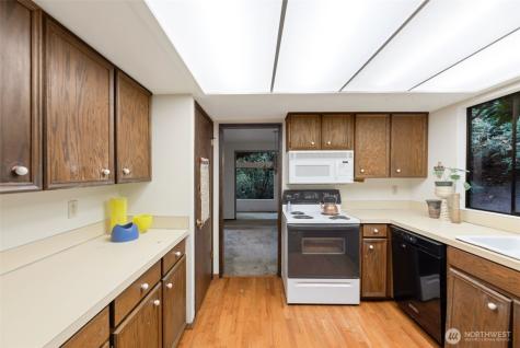 2024 80th Street SE Mercer Island WA 98040