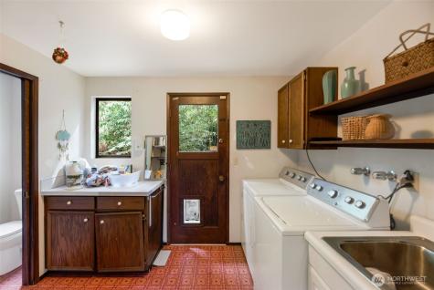 2024 80th Street SE Mercer Island WA 98040