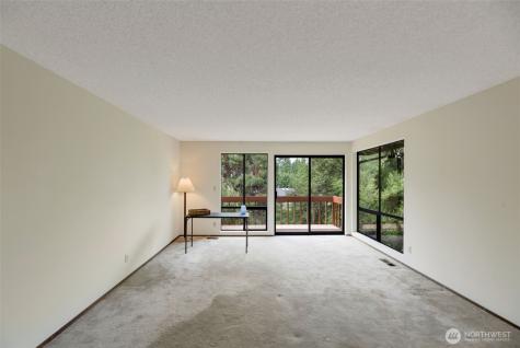 2024 80th Street SE Mercer Island WA 98040