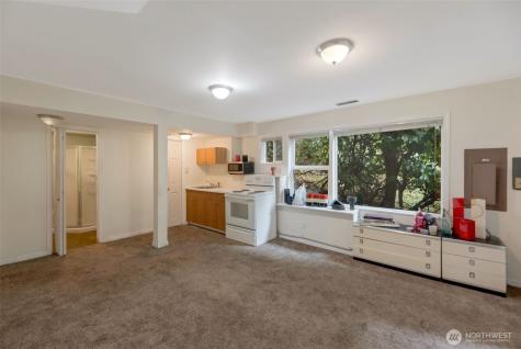 2024 80th Street SE Mercer Island WA 98040