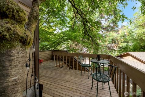 2024 80th Street SE Mercer Island WA 98040