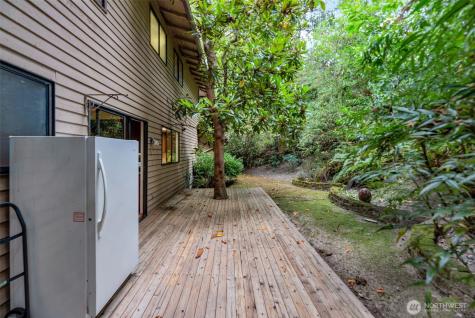 2024 80th Street SE Mercer Island WA 98040