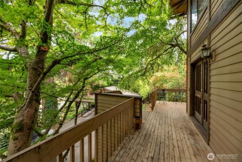 2024 80th Street SE Mercer Island WA 98040