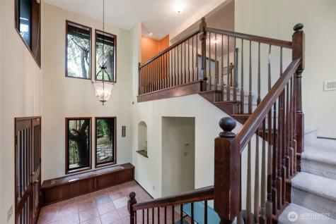 2024 80th Street SE Mercer Island WA 98040