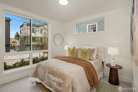 4411 1st Avenue NE Seattle WA 98105