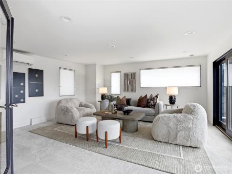 719 99th Avenue NE Bellevue WA 98004