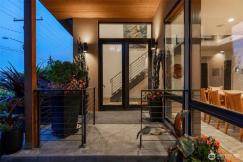 719 99th Avenue NE Bellevue WA 98004