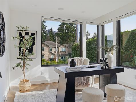719 99th Avenue NE Bellevue WA 98004
