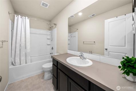 18785 Lipoma Place E Puyallup WA 98374