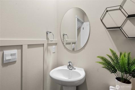 18785 Lipoma Place E Puyallup WA 98374