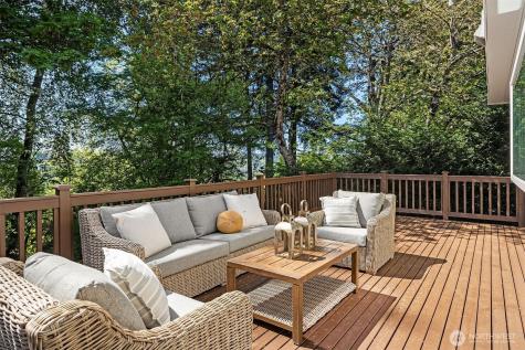 10543 158th Avenue NE Redmond WA 98052