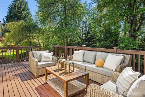 10543 158th Avenue NE Redmond WA 98052