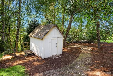 10543 158th Avenue NE Redmond WA 98052