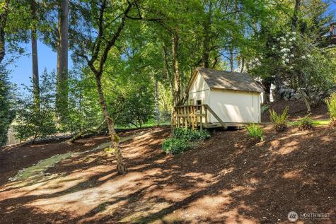 10543 158th Avenue NE Redmond WA 98052