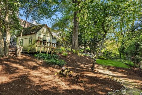 10543 158th Avenue NE Redmond WA 98052