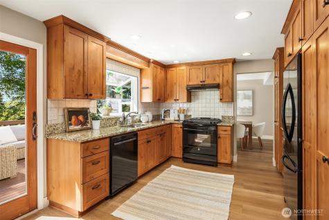 10543 158th Avenue NE Redmond WA 98052