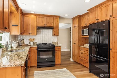 10543 158th Avenue NE Redmond WA 98052