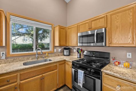 116 16th Street NW Puyallup WA 98371