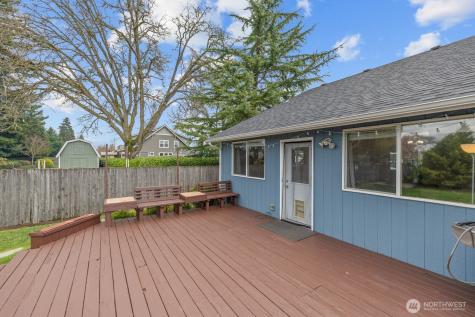 116 16th Street NW Puyallup WA 98371