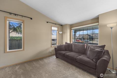 116 16th Street NW Puyallup WA 98371