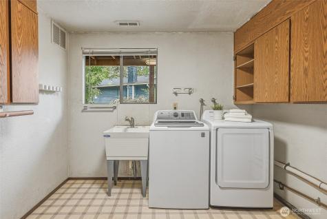 14329 43rd Avenue W Lynnwood WA 98087