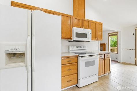 3011 12th Street Pl SW Puyallup WA 98373