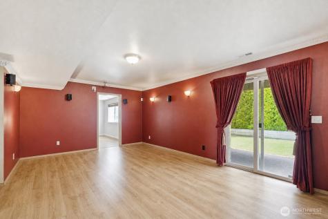 3011 12th Street Pl SW Puyallup WA 98373