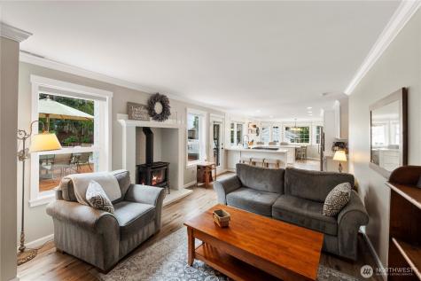 15511 133rd Avenue E Puyallup WA 98374