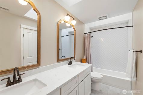 15511 133rd Avenue E Puyallup WA 98374