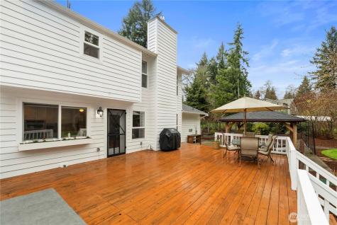 15511 133rd Avenue E Puyallup WA 98374