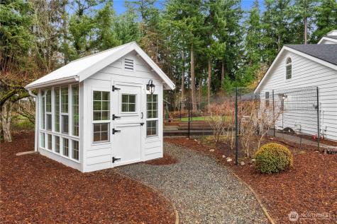 15511 133rd Avenue E Puyallup WA 98374