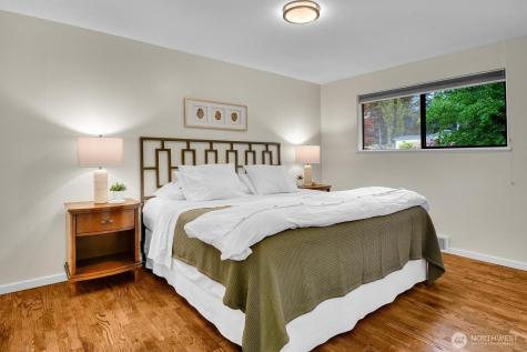 17542 10th Avenue NE Shoreline WA 98155
