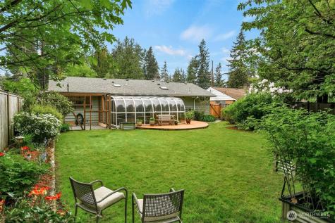 17542 10th Avenue NE Shoreline WA 98155