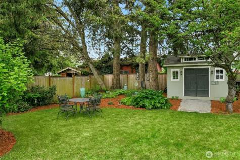 17542 10th Avenue NE Shoreline WA 98155