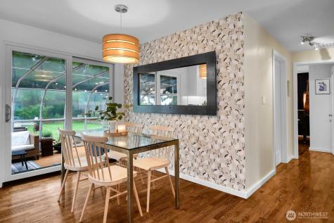 17542 10th Avenue NE Shoreline WA 98155